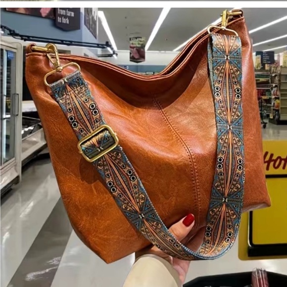 Brown Leather Hobo Crossbody Purse - Picture 6 of 7